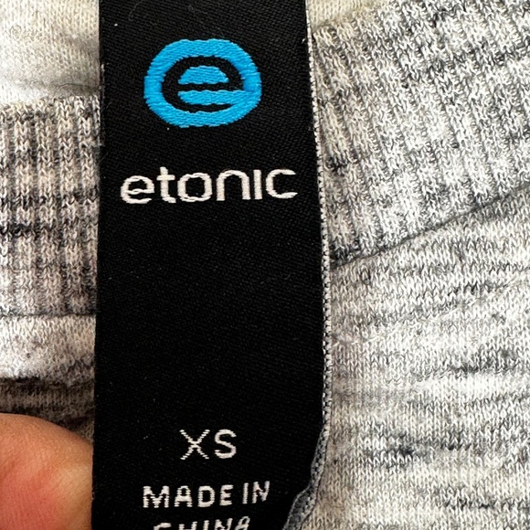 Etonic Women’s Sweatshirt XS Gray Long Sleeve Athletic Pullover with Side Zip - Picture 4 of 6